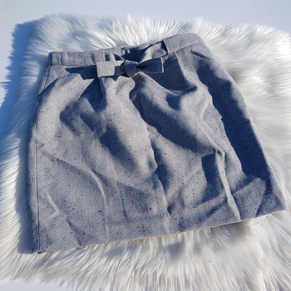 LOFT Light Gray Tweed Pencil Skirt with Front Bow